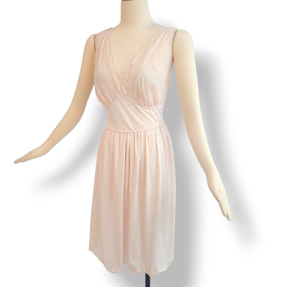 Vintage Pink‎ Slip Dress Nightgown 1960s Scalloped Sleeveless Gown Lingerie 60s